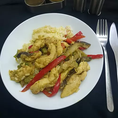 Pui chinezesc cu curry